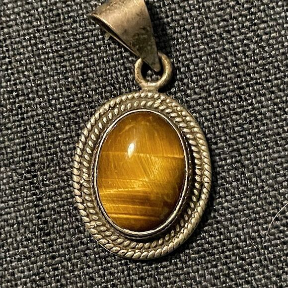 Tigers Eye and Silver Pendant. - Picture 2 of 3